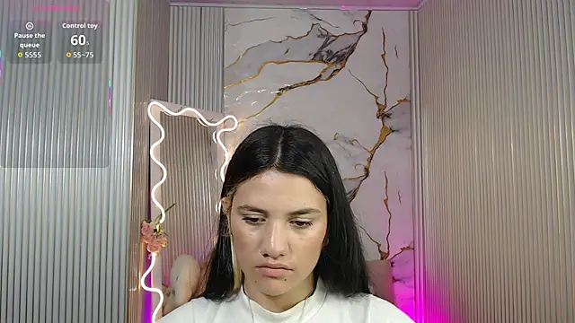 Snapshot of Chiara_tay chatting on May 12, 2026, 7:11 pm Chiara tay online show from May 12, 2026, 7:11 pm