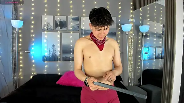 noah and rose online show from November 7, 2025, 7:58 pm