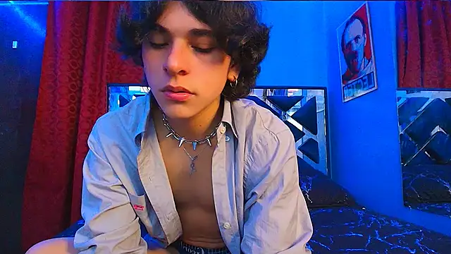 Snapshot of Luke_Howland chatting on February 5, 2025, 12:31 am Luke Howland online show from February 5, 2025, 12:31 am