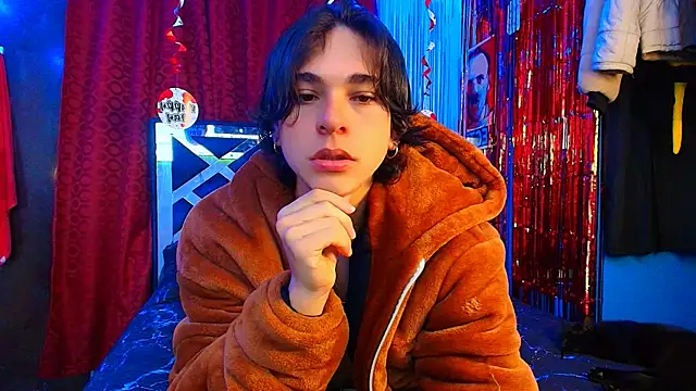 Snapshot of Luke_Howland chatting on February 19, 2025, 9:14 pm Luke Howland online show from February 19, 2025, 9:14 pm