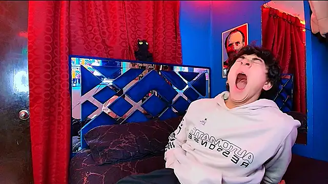 Luke Howland online show from December 22, 2025, 8:28 pm