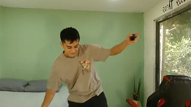 Snapshot of danielitopapuu chatting on February 12, 2026, 2:01 pm danielitopapuu online show from February 12, 2026, 2:01 pm