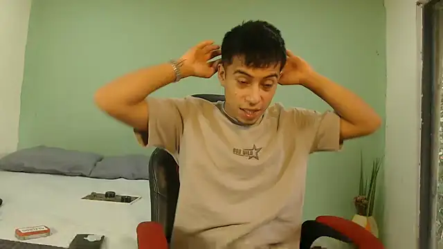 Snapshot of danielitopapuu chatting on February 13, 2026, 2:35 pm danielitopapuu online show from February 13, 2026, 2:35 pm