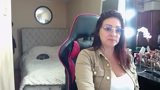 Carol Scottt online show from July 12, 2026, 12:12 am