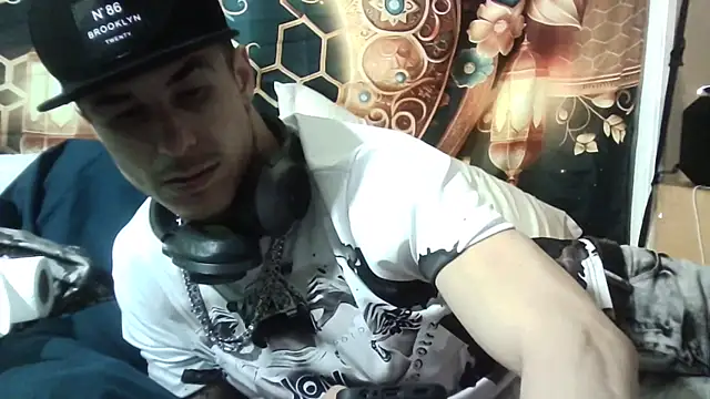 --D-a-D-D-y- online show from November 11, 2025, 4:23 am