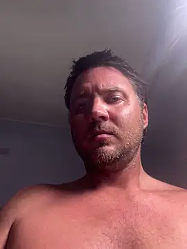 Snapshot of Brando2585 chatting on April 15, 2026, 2:18 am Brando2585 online show from April 15, 2026, 2:18 am