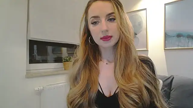 Snapshot of JulietteDiamond chatting on February 9, 2025, 9:39 pm JulietteDiamond online show from February 9, 2025, 9:39 pm