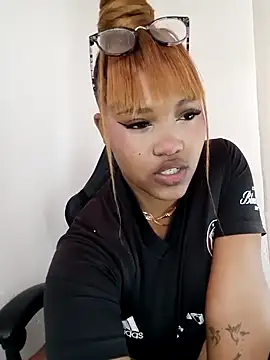 charmainexxx online show from November 8, 2025, 12:38 pm