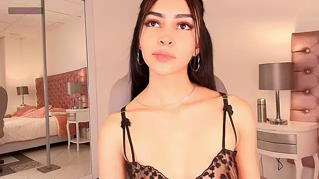 Snapshot of celine_golden1 chatting on October 16, 2025, 11:06 pm celine golden1 online show from October 16, 2025, 11:06 pm