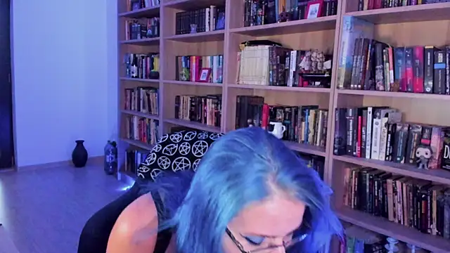 Snapshot of Queen_of_Hearts1 chatting on October 3, 2025, 8:17 pm Queen of Hearts1 online show from October 3, 2025, 8:17 pm