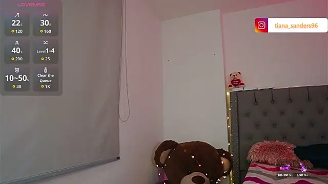 Snapshot of Tiana_sanders chatting on October 2, 2025, 1:56 am Tiana sanders online show from October 2, 2025, 1:56 am