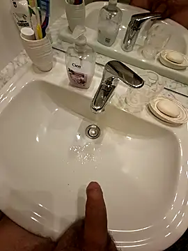 Snapshot of teddy79good chatting on October 21, 2025, 4:30 pm teddy79good online show from October 21, 2025, 4:30 pm