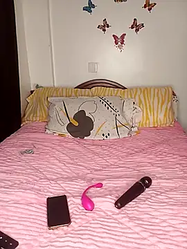 Oliviia  online show from October 1, 2025, 7:20 pm