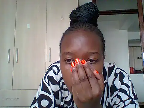 Oliviia  online show from October 14, 2025, 5:52 am