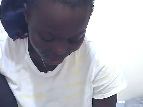 ebony curvedass online show from April 27, 2026, 8:07 pm