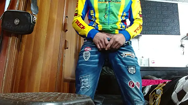 GeorgeZarrate online show from October 14, 2025, 9:48 pm