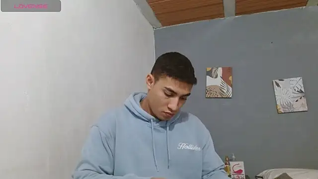 angel adamx online show from November 17, 2025, 8:42 am