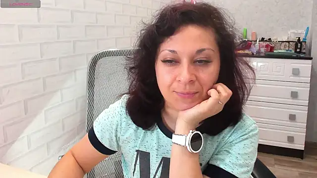 Snapshot of TeasyLana chatting on May 7, 2026, 4:29 am TeasyLana online show from May 7, 2026, 4:29 am