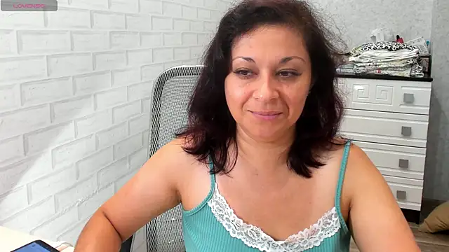 Snapshot of TeasyLana chatting on July 27, 2026, 4:52 am TeasyLana online show from July 27, 2026, 4:52 am