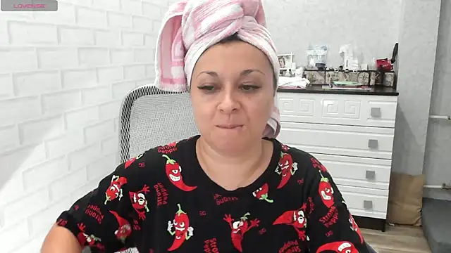 Snapshot of TeasyLana chatting on August 6, 2026, 8:16 am TeasyLana online show from August 6, 2026, 8:16 am
