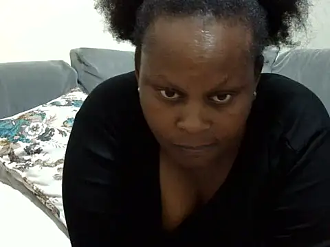 Pretty lilly02 online show from June 26, 2026, 3:27 pm