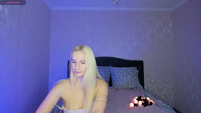 Amanda054 online show from December 4, 2024, 4:21 am