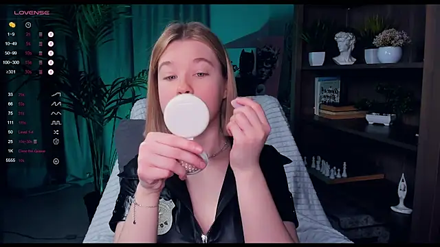 PollyHathor online show from December 19, 2024, 9:17 pm