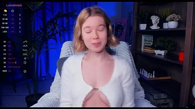 PollyHathor online show from December 21, 2024, 9:25 pm