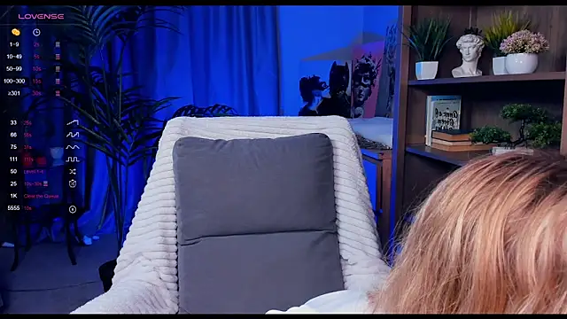 PollyHathor online show from January 14, 2025, 9:30 pm