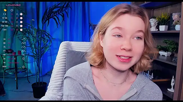 PollyHathor online show from February 1, 2025, 9:29 pm