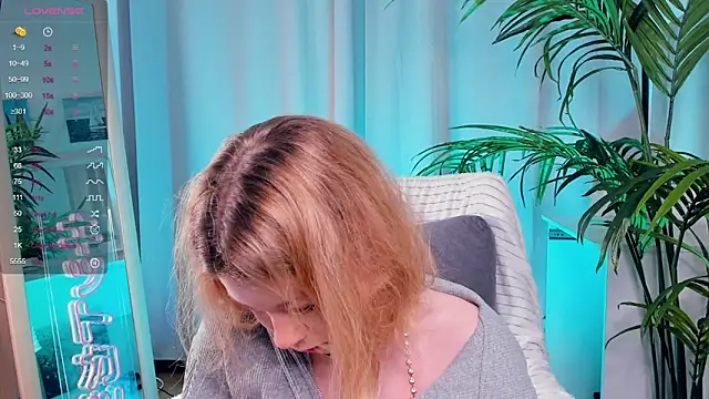 PollyHathor online show from February 13, 2025, 9:38 pm