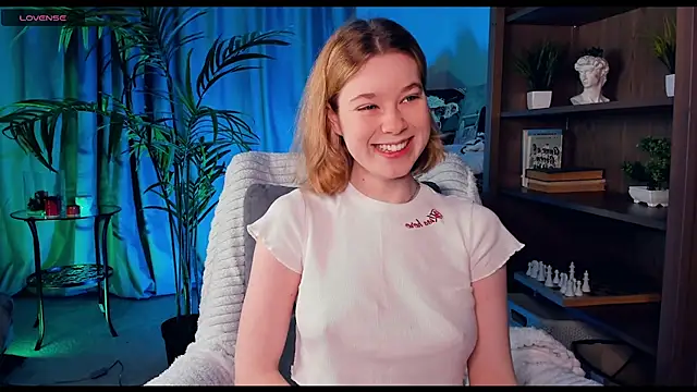 PollyHathor online show from February 21, 2025, 9:43 pm
