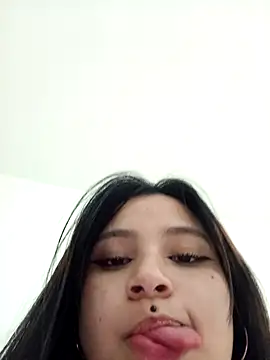 Anne and Mia online show from December 8, 2024, 9:35 am