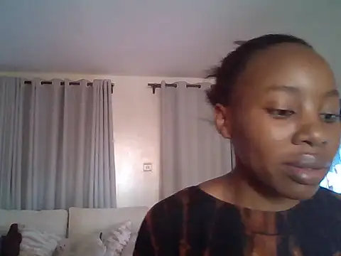 Snapshot of Queen_loveer chatting on July 9, 2026, 10:30 am Queen loveer online show from July 9, 2026, 10:30 am