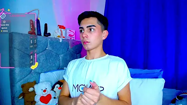 Snapshot of OwenBluee chatting on October 22, 2025, 6:57 am OwenBluee online show from October 22, 2025, 6:57 am