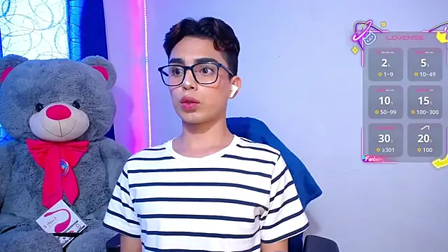 OwenBluee online show from April 23, 2026, 12:29 pm