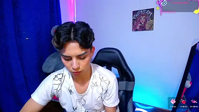 OwenBluee online show from June 9, 2026, 7:42 am