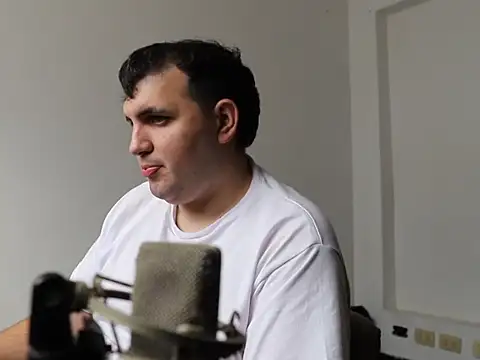 Snapshot of zekefotoslive chatting on December 22, 2025, 7:22 pm zekefotoslive online show from December 22, 2025, 7:22 pm