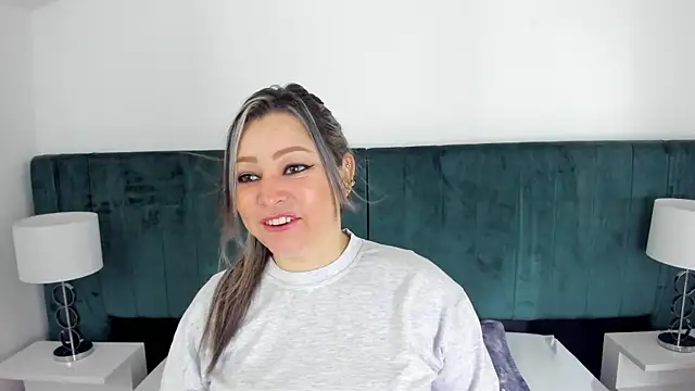 Snapshot of PandoraB_ chatting on February 1, 2025, 10:59 am PandoraB  online show from February 1, 2025, 10:59 am