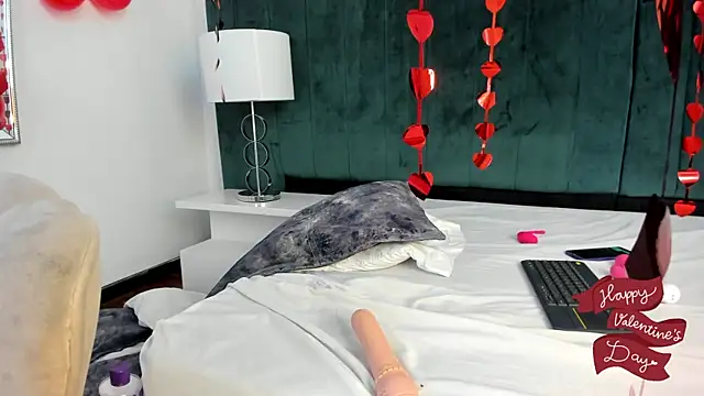 Snapshot of PandoraB_ chatting on February 13, 2025, 2:20 pm PandoraB  online show from February 13, 2025, 2:20 pm
