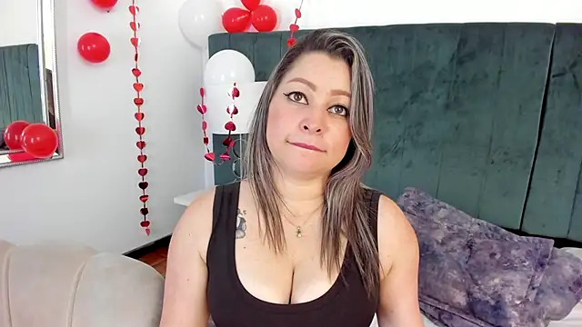 Snapshot of PandoraB_ chatting on February 28, 2025, 5:26 pm PandoraB  online show from February 28, 2025, 5:26 pm