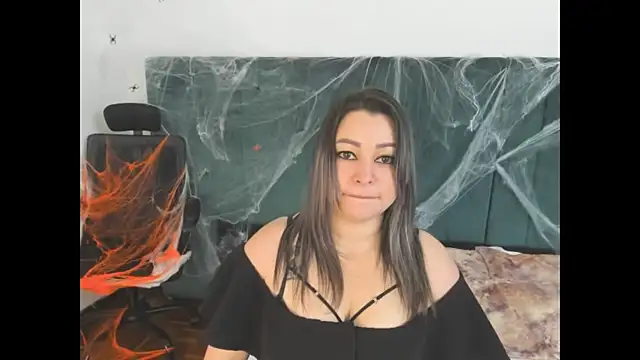 Snapshot of PandoraB_ chatting on October 19, 2025, 11:55 am PandoraB  online show from October 19, 2025, 11:55 am