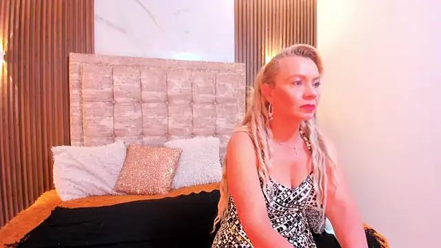 AnastasiaTaylor  online show from September 16, 2025, 3:29 am