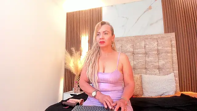 AnastasiaTaylor  online show from September 29, 2025, 3:22 am