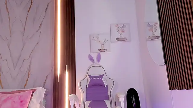 Snapshot of mia_six66 chatting on October 8, 2025, 11:30 am mia six66 online show from October 8, 2025, 11:30 am