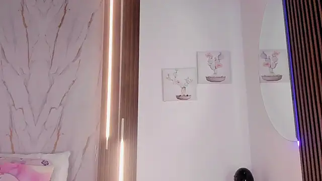 mia six66 online show from February 13, 2026, 12:12 pm