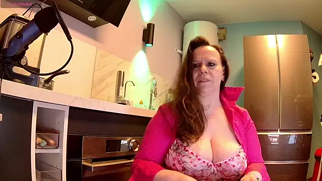 Endrocleia online show from March 14, 2025, 8:06 pm