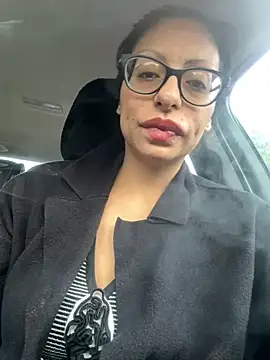 myloveforyouu online show from October 17, 2025, 1:35 pm