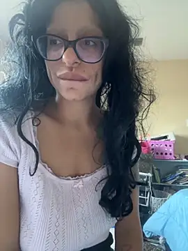 myloveforyouu online show from November 12, 2025, 3:01 pm