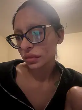 myloveforyouu online show from December 18, 2025, 3:45 am